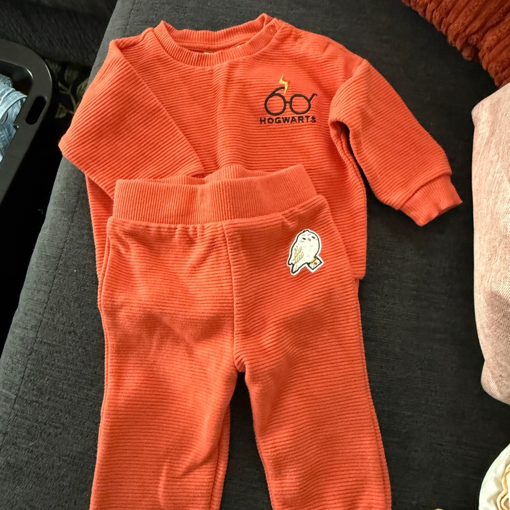 Warner Bros. Harry Potter Orange Apparel